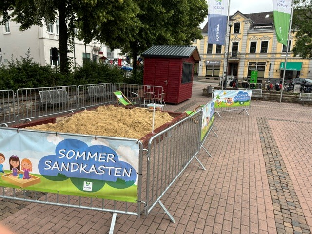 Foto vom Sommersandkasten auf dem Marktplatz